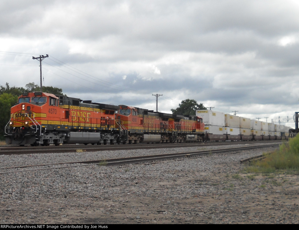 BNSF 4570 West